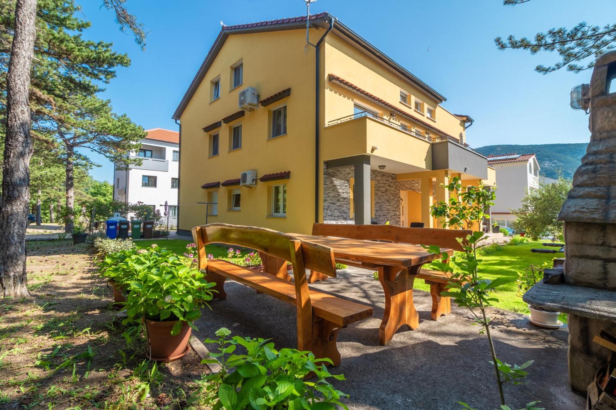 Apartments Gracia Baška Eksteriør billede